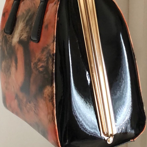 Handbag - Picture 3 of 4